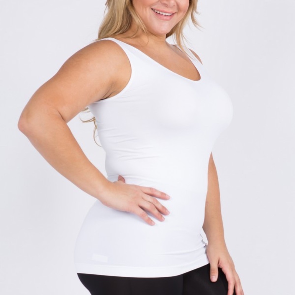 Plus Yelete White V or U Neckline Reversible Seamless Tank - Picture 4 of 5